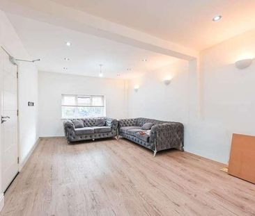 Albert Road, Silvertown, E16 - Photo 1