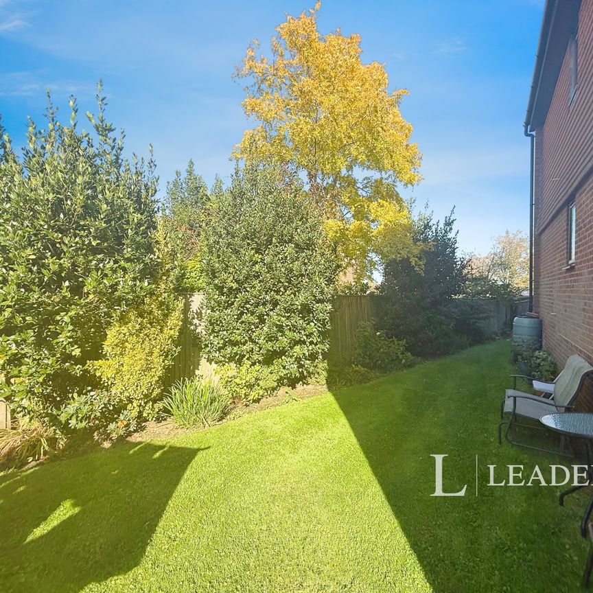 studio to rent Tudor House - Photo 1