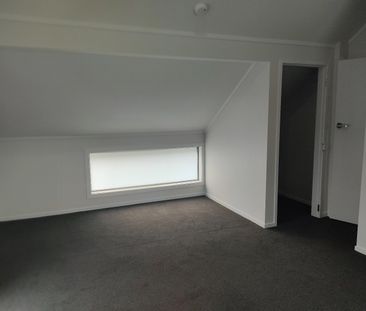 Refurbished family home - Otumoetai - Photo 2