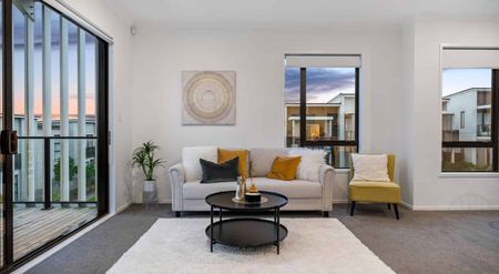 Sunny Corner Home - Photo 2