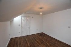 2 bed Flat for Rent - Photo 5