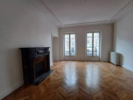 location Appartement T7 DE 250m² À PARIS - Photo 2