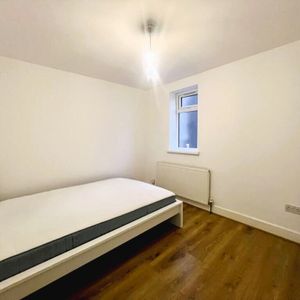 Longley Road, London - Photo 2