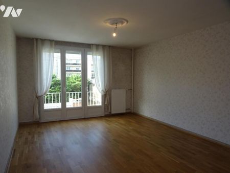 A LOUER APPARTEMENT TYPE 2 AVEC BALCON RUE DE CHEVIGNE REIMS - Photo 4