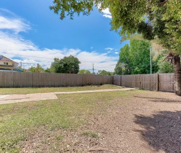 “Cute As A button” - Photo 3