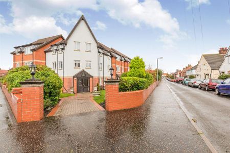 1 bedroom retirement property to rent - Photo 4