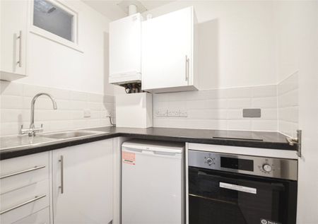 Newly refurbished 2 bedroom apartment to rent within walking distance of the city centre. GCH. Local amenities close by. Unfurnished. - Photo 5