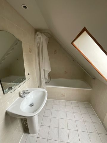 A LOUER - Mehun sur Yèvre - Maison avec 3 chambres et jardin. - Photo 5