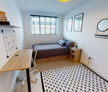 5 bedroom flat to rent - Photo 1