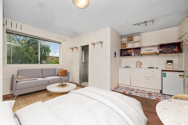 FLUID LIFESTYLE DESIGN - Semi Furnished! - Photo 1