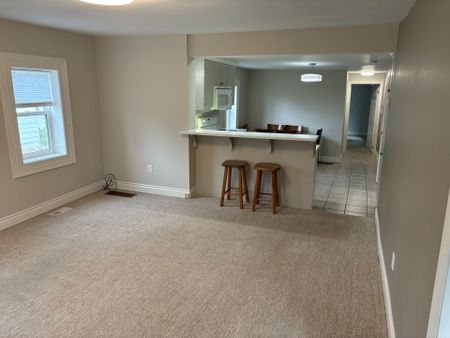 For Lease - 303 OAK Street, Collingwood, Ontario - Photo 5