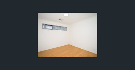 4x3 Spacious Two-Storey Home! - Photo 2