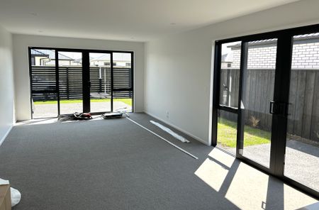 New 4 Bedroom Home - Photo 4