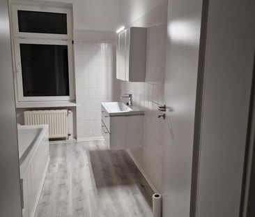 3-Raumwohnung mit Einbauküche und Tageslichtbad - Photo 1