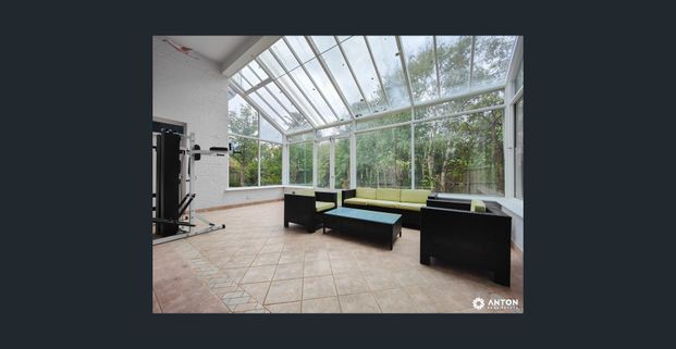 Views, versatility & a very special garden - Photo 1