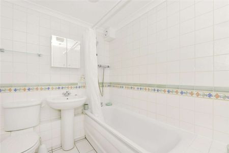 Well presented two bedroom ground floor apartment with allocated parking. - Photo 3