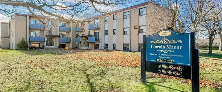 744 LINCOLN Street Unit# 8 | 744 LINCOLN Street Unit# 8, Welland - Photo 1