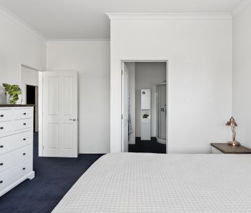 Modern Beachfront Home - Photo 2