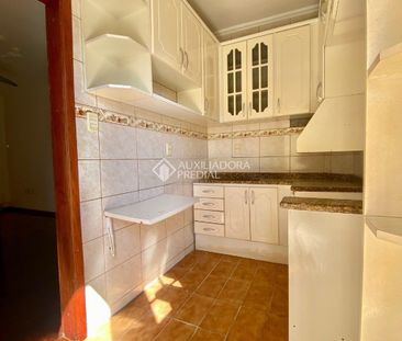 Apartamento com 2 quartos e 55m² para alugar em Passo da Areia, Por... - Photo 2