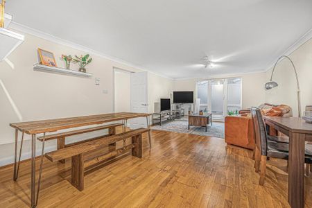 3 bedroom flat to rent - Photo 2