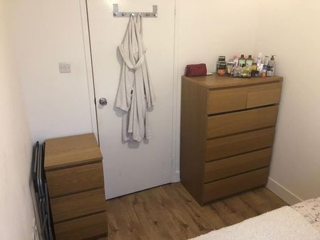 3 Bed Maisonette, Grange Road, E13 - Photo 4