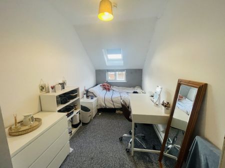 3 bed End Terraced House for Rent - Photo 3