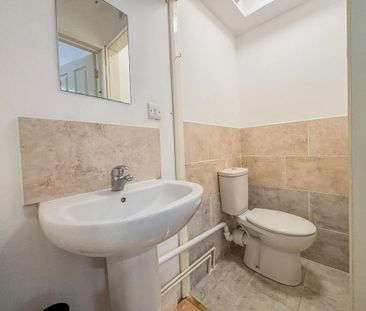1 bedroom flat to rent - Photo 6
