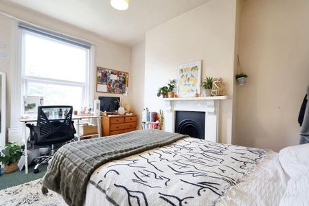 6 bedroom terraced house to rent - Photo 4