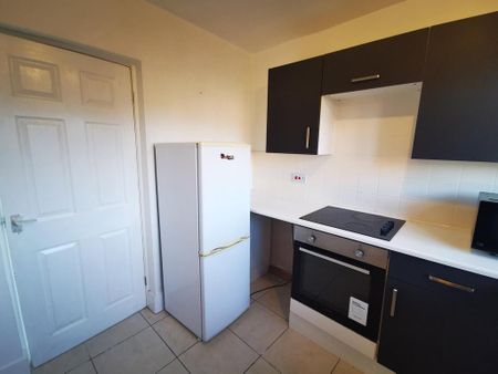 2 bedroom flat to rent - Photo 3