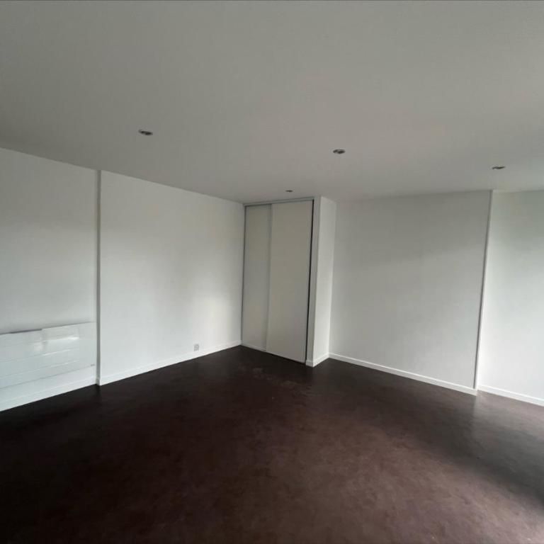 ORBEC BEAU STUDIO 29m² ENTIEREMENT RENOVE AVEC JARDIN - Photo 1