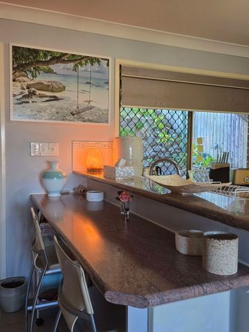 Helensvale - Photo 4