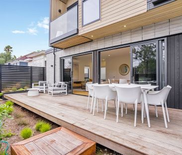 Stylish Westmere Townhouse - Photo 5
