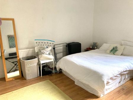 3 Bed Terraced House, Loraine Mansions, N7 - Photo 2