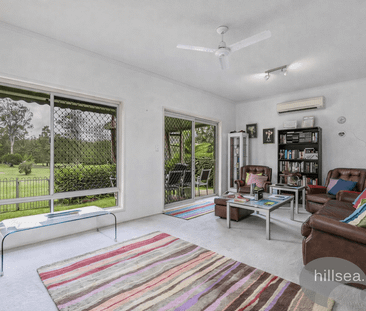 CHARMING 3 - BEDROOM TOWNHOUSE ON THE GOLF COURSE IN HELENSVALE - Photo 3