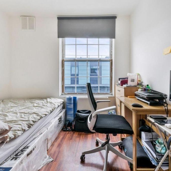 1 bedroom in a house share to rent - Photo 1
