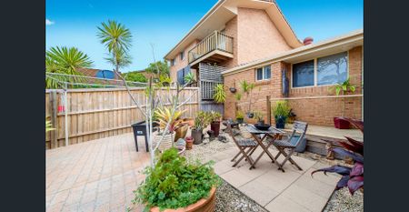 Stunning Home – Prime Location! - Photo 4