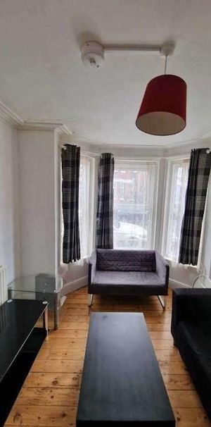 Newcombe Road, Southampton, SO15 - Photo 1