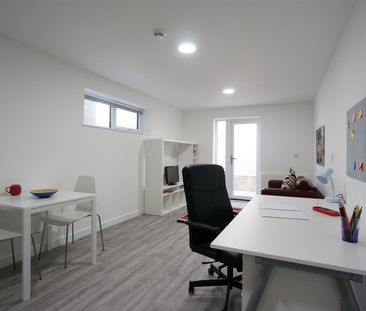 Apartment 1, 1 College Road - Photo 2
