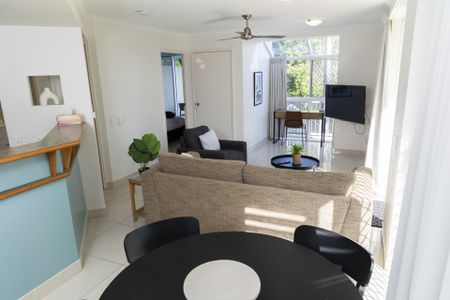 151/10-16 Alexandra Avenue, Mermaid Beach, QLD 4218 - Photo 4