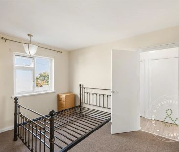 2 Bedroom Flat - Photo 4
