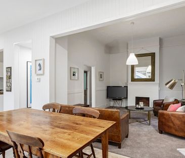 62 Lilydale Grove, Hawthorn East VIC 3123 - House For Rent | Domain - Photo 2