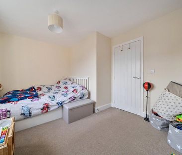 2 bedroom semi-detached house to rent - Photo 2