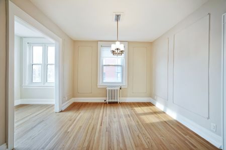 Elgin Apartments - Photo 2