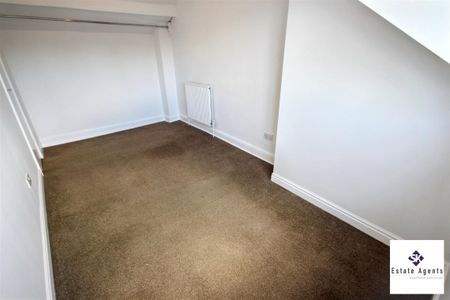3 Bedroom House - Terraced To Let - Photo 2