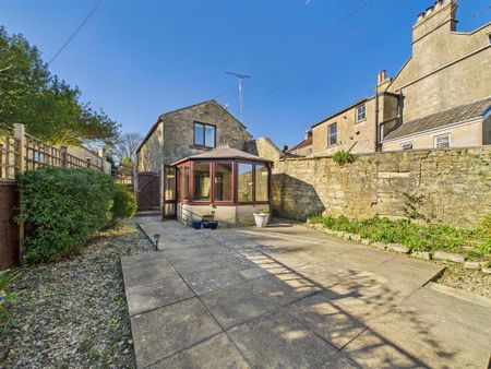 3 bedroom detached house to rent - Photo 5