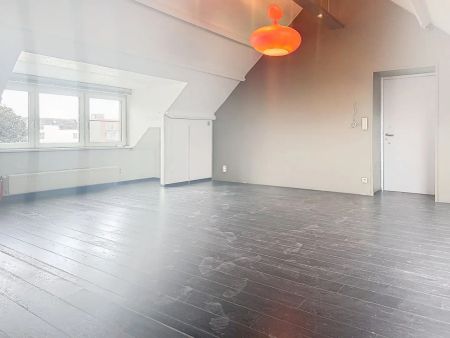 Ruim appartement gelegen aan de markt van Koekelare - Foto 4