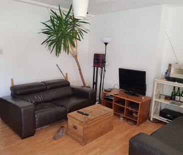 3 Bed Maisonette, Carisbrooke Gardens, SE15 - Photo 6