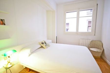 Plaça de la Vila de Madrid, Barcelona, Catalonia 08002 - Photo 5