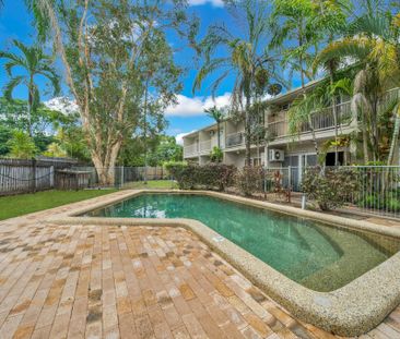 LARGE TOWNHOUSE !!! - Photo 6