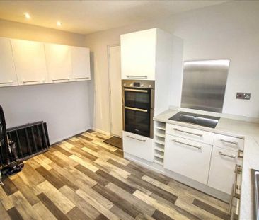 3 bedroom terraced house to rent - Photo 2